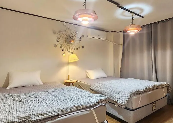 K-8 D 홍대 연드럴파크, 6번출구에서 8분거리,3룸을 2룸개조 공간 K8 Appartement